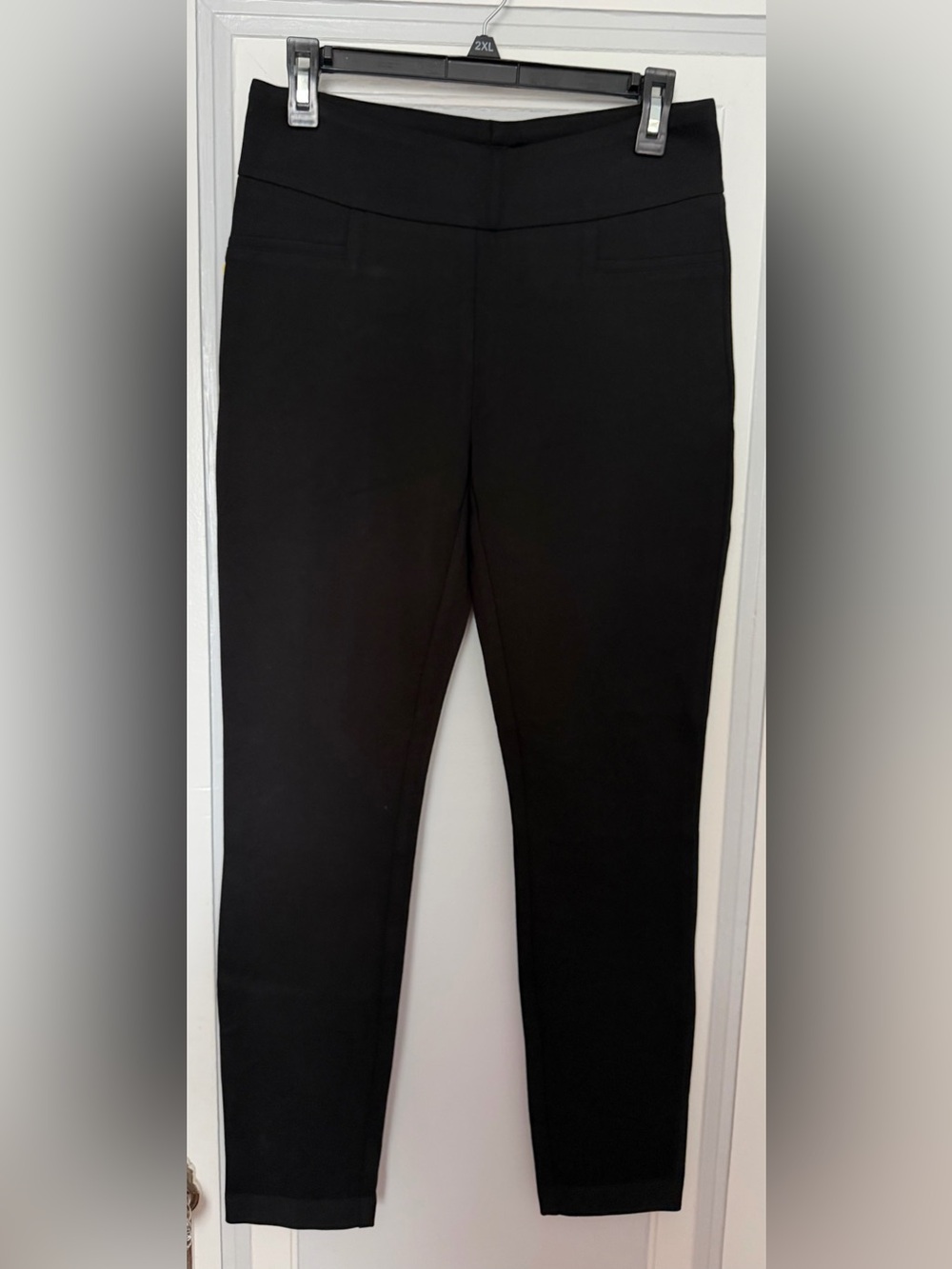 Dalia Women's Black Ponte Pull-On Slim Pants